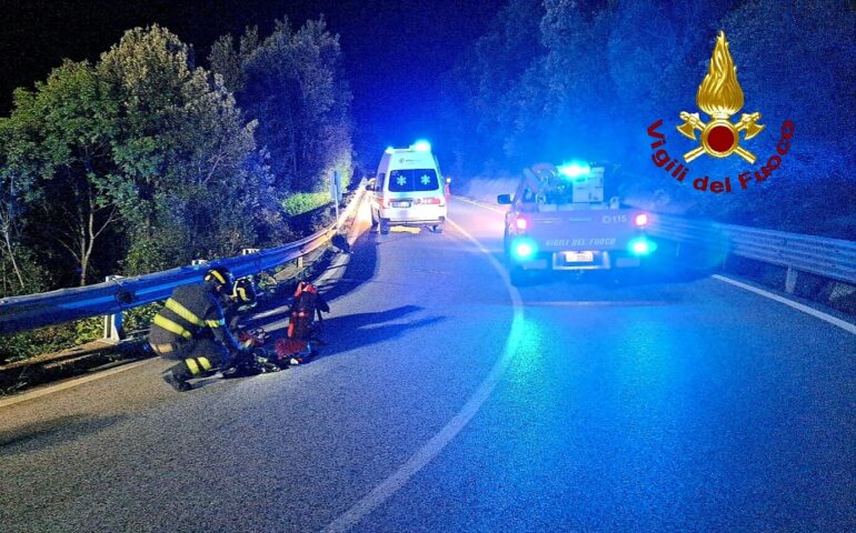 Giovane precipita in un dirupo sulla SS127: salvato dai Vigili del Fuoco