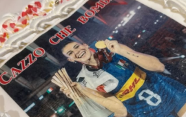 Alessia Orro e la torta “c*zzo che bomba”: il meme è servito e lei è la prima a riderci su