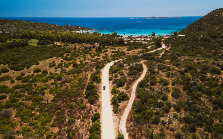 Superfici che raccontano la Sardegna: il viaggio di Artem