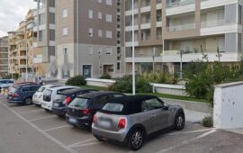 Sassari, 53enne trovato agonizzante in strada muore sul marciapiede: indagini in corso
