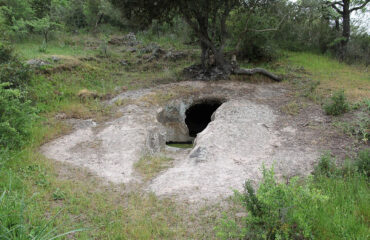 Una delle domus de janas di Monte Siseri a Putifigari