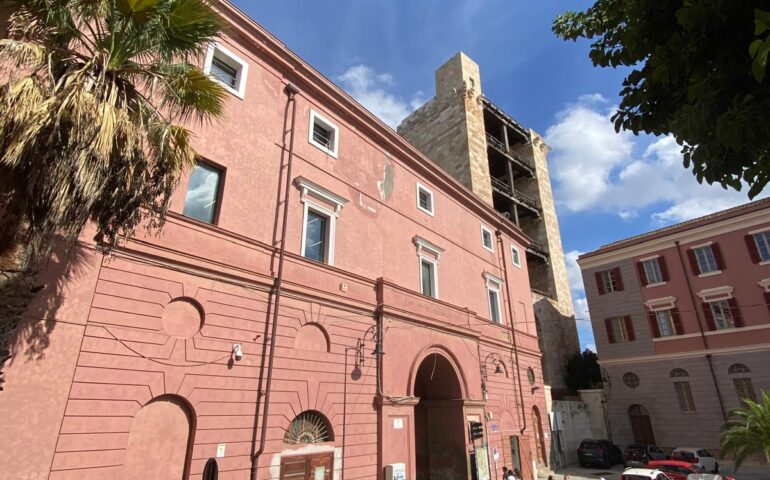 Palazzo delle seziate in piazza Indipendenza a Cagliari