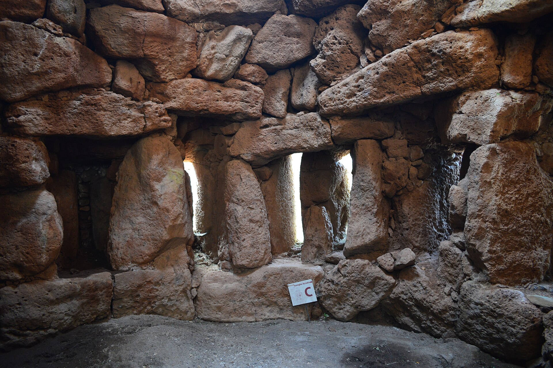 Nuraghe Arrubiu, il più grande tra quelli scavati (Foto Wikipedia)