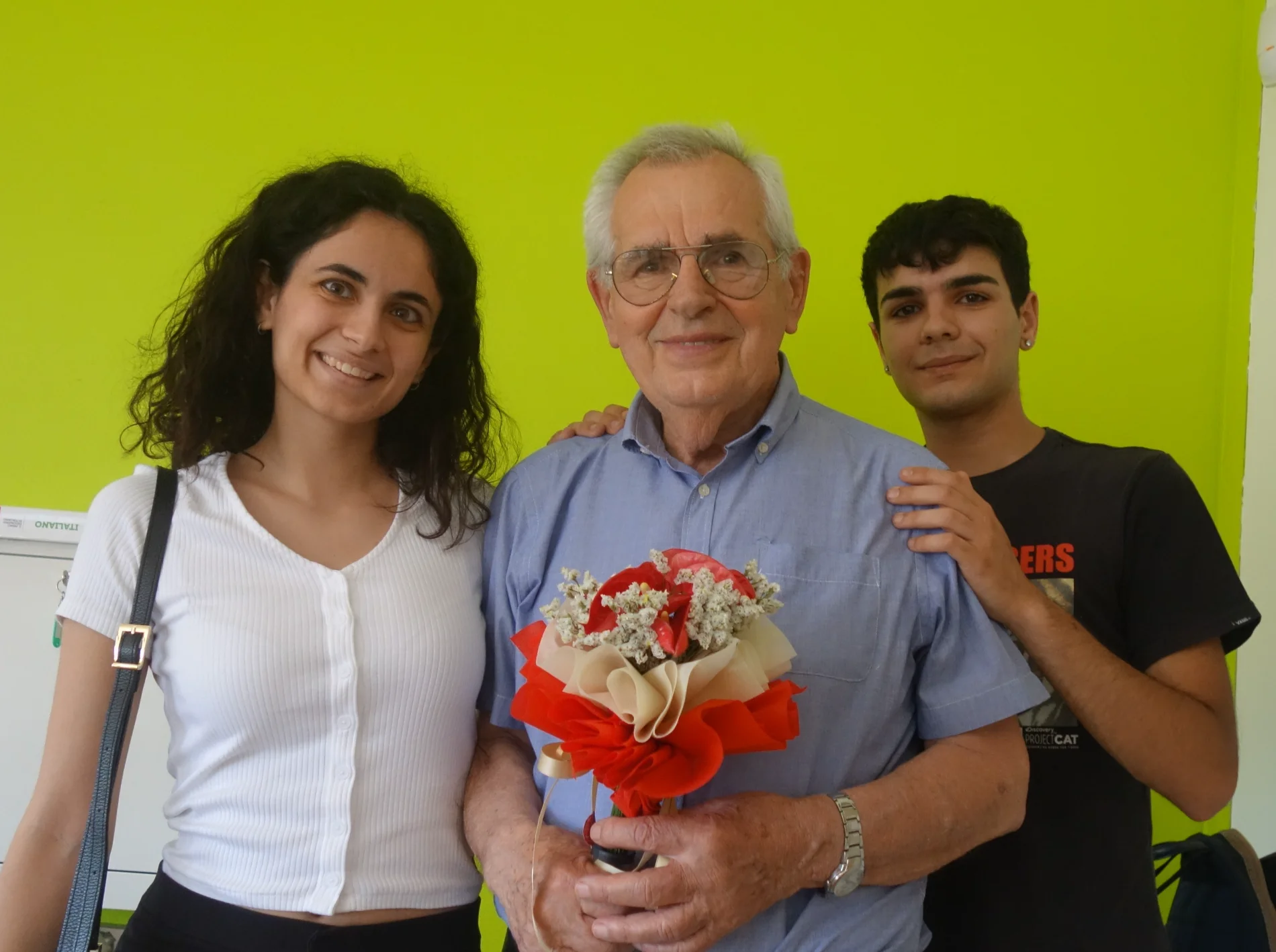 Vincenzo studente anziano di assemini con Lucia e Vincenzino