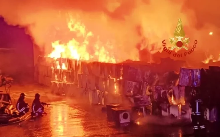 Incendio Macchiareddu pH Vigili del Fuoco