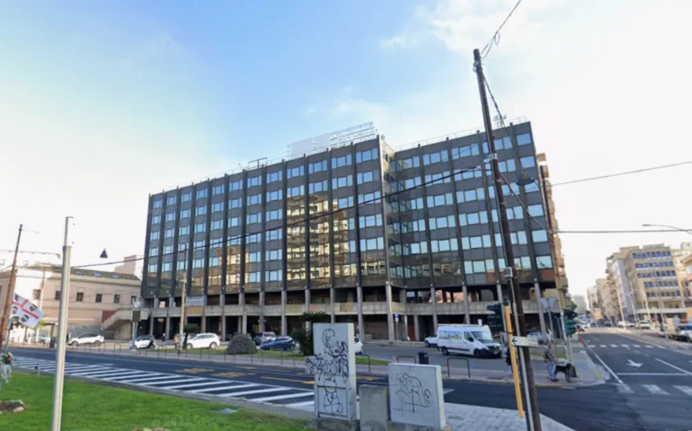 la sede dell'ex cariplo a Cagliari