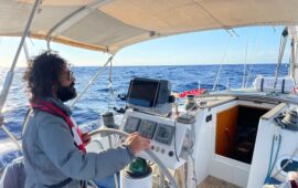 La barca è ferma, la resistenza no: Marco Loi torna in Sardegna ma non si ferma, ora la sua battaglia continua da terra