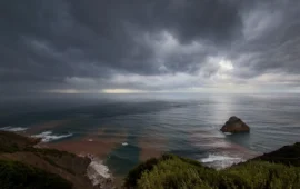 Nubifragio sull’Iglesiente, il mare di Nebida si tinge di rosso: sapete perché?