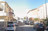 Olbia, uomo barricato in casa da oltre 24 ore, minaccia gesto estremo: paura in via Agrigento