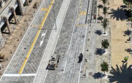 Via Roma, semafori “in conflitto” tra auto e pedoni: la segnalazione di un cittadino che chiede un intervento del Comune