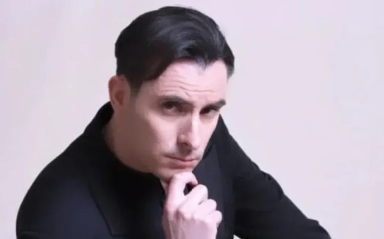 Lo stilista Antonio Zaru