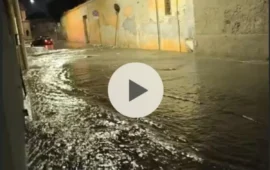 A Pirri la pioggia trasforma le strade in fiumi: il VIDEO della situazione