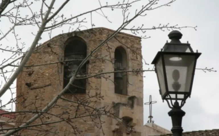Un pezzo di Medioevo rimasto in piedi per testardaggine o per destino nella Basilica di Bonaria: sapete di che si tratta?