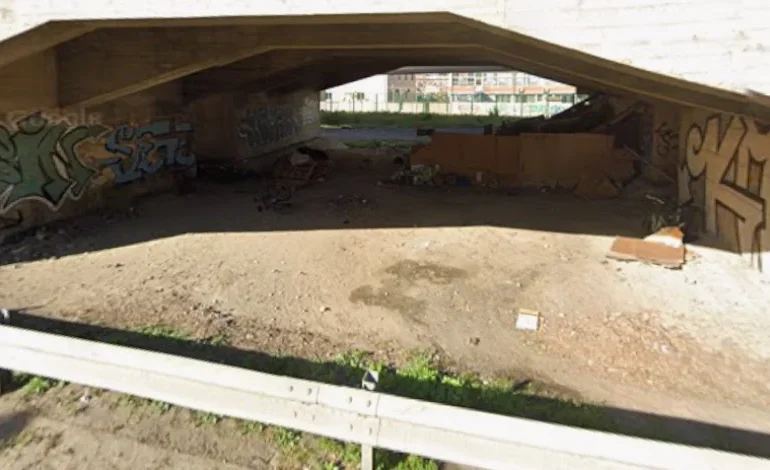 senzatetto, cavalcavia via brenta