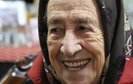 103 anni di vita e sorrisi: Tzia Chichedda Caboni festeggia a Santa Giusta