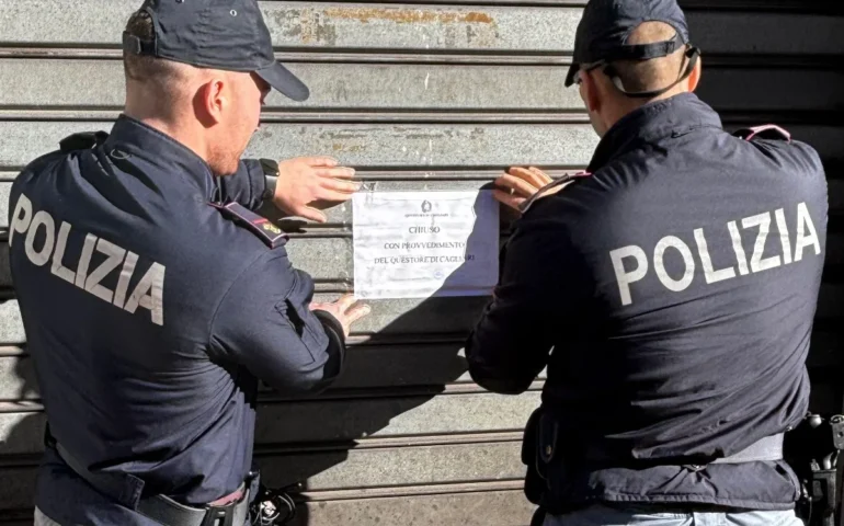 Cagliari, locale di via Roma chiuso per 15 giorni: titolare e dipendenti denunciati per ricettazione
