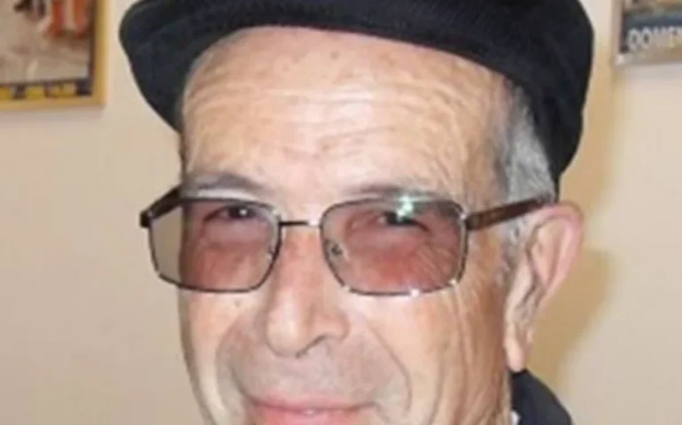 Oristano piange Emilio Firinu, storico giornalista e promotore delle tradizioni locali: una vita tra cronaca, istituzioni e cultura