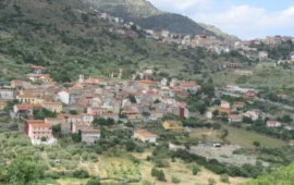 Bono, festività nel terrore: “Botti come bombe, siamo prigionieri in casa fino all’alba”