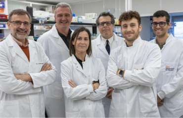 Lo staff medico, Francesco Urigo è il penultimo a destra (Foto Diario de Navarra)