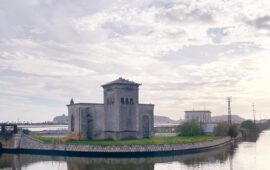 L'idrovora del Rollone nel parco di Molentargius e le vecchie strutture