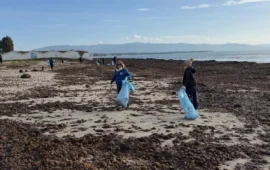 Due giorni di solidarietà e pulizia al Poetto: i volontari di Oikos in prima linea dopo il maltempo