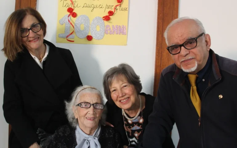 Un secolo di vita: Assemini e Abbasanta in festa per i 100 anni di Tzia Giovanna Roccu
