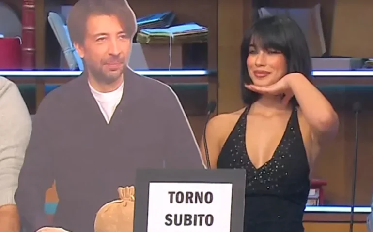 Affari Tuoi, debutto a sorpresa: la cagliaritana Martina Miliddi al fianco di Stefano De Martino