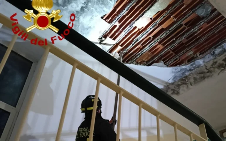 Sassari,solaio cede in una palazzina di via Rizzeddu: evacuate 15 famiglie