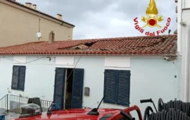 Emergenza a Santa Teresa: abitazione resa inagibile dal cedimento del tetto