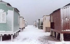 Quando la neve imbiancò il Poetto: era il gennaio del 1985 e i casotti si trasformarono in “baite”