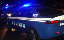 Sangue nella notte a Cagliari: violenza fuori da un locale, due ventenni accoltellati