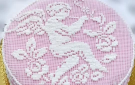 La pasticcera Rita Cardia trasforma la tradizione in capolavori: ma come nasce questo incredibile ricamo?