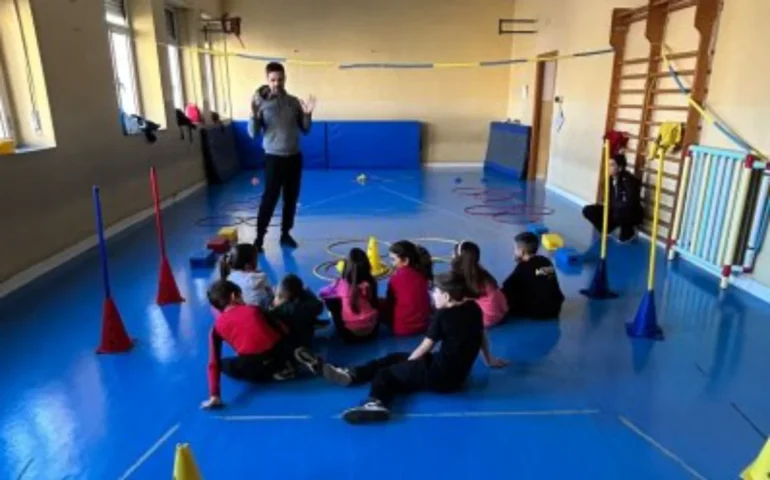 “La salute si impara giocando”: il progetto Edusport coinvolge gli alunni di Oristano