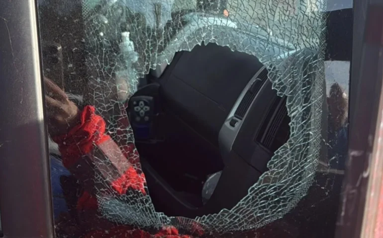 ambulanza vandalizzata