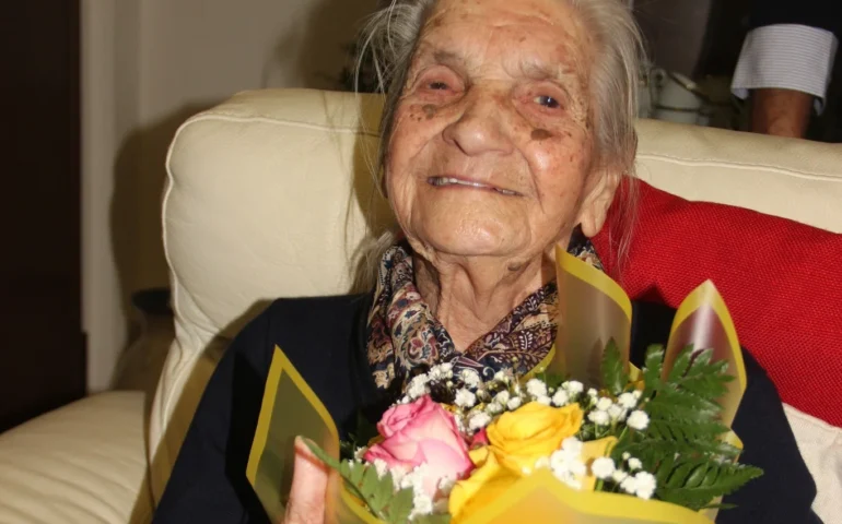 centenaria di laconi