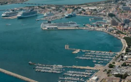 Cagliari dice no alle armi nel suo porto: il Consiglio comunale approva la svolta pacifista