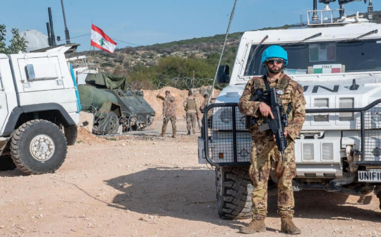 Militari italiani in Libano (Foto Ansa)