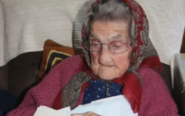 A Santa Margherita di Pula l’incontro con Tzia Maddalena Madeddu: 100 anni e una vita di lavoro e sacrifici