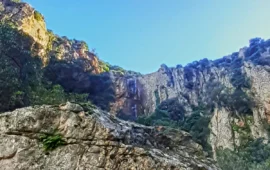 Nel regno del cervo sardo: alla scoperta di Sa Spindula, la cascata nascosta del Gutturu Mannu