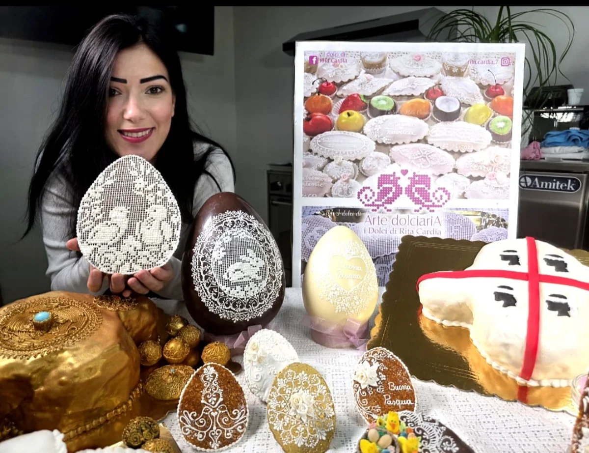 Rita Cardia con le sue creazioni pasquali