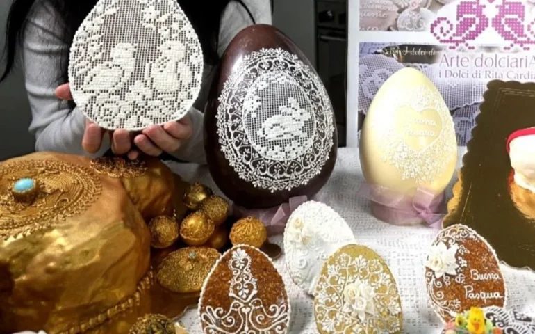 Rita Cardia con le sue creazioni pasquali