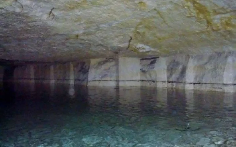 In Sardegna, sotto ad una piazza molto trafficata, c’è un lago segreto: dove ci troviamo?