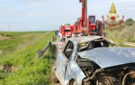 Serrenti, auto finisce in un canale sulla Provinciale 56: muore un ragazzo di 40 anni