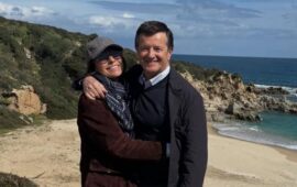 Fuga in Sardegna per Cristina Parodi e Giorgio Gori: il fascino dell’Isola d’inverno