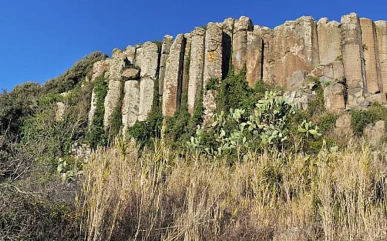 Quando la Sardegna sputava fuoco: conoscete queste misteriose colonne di basalto?