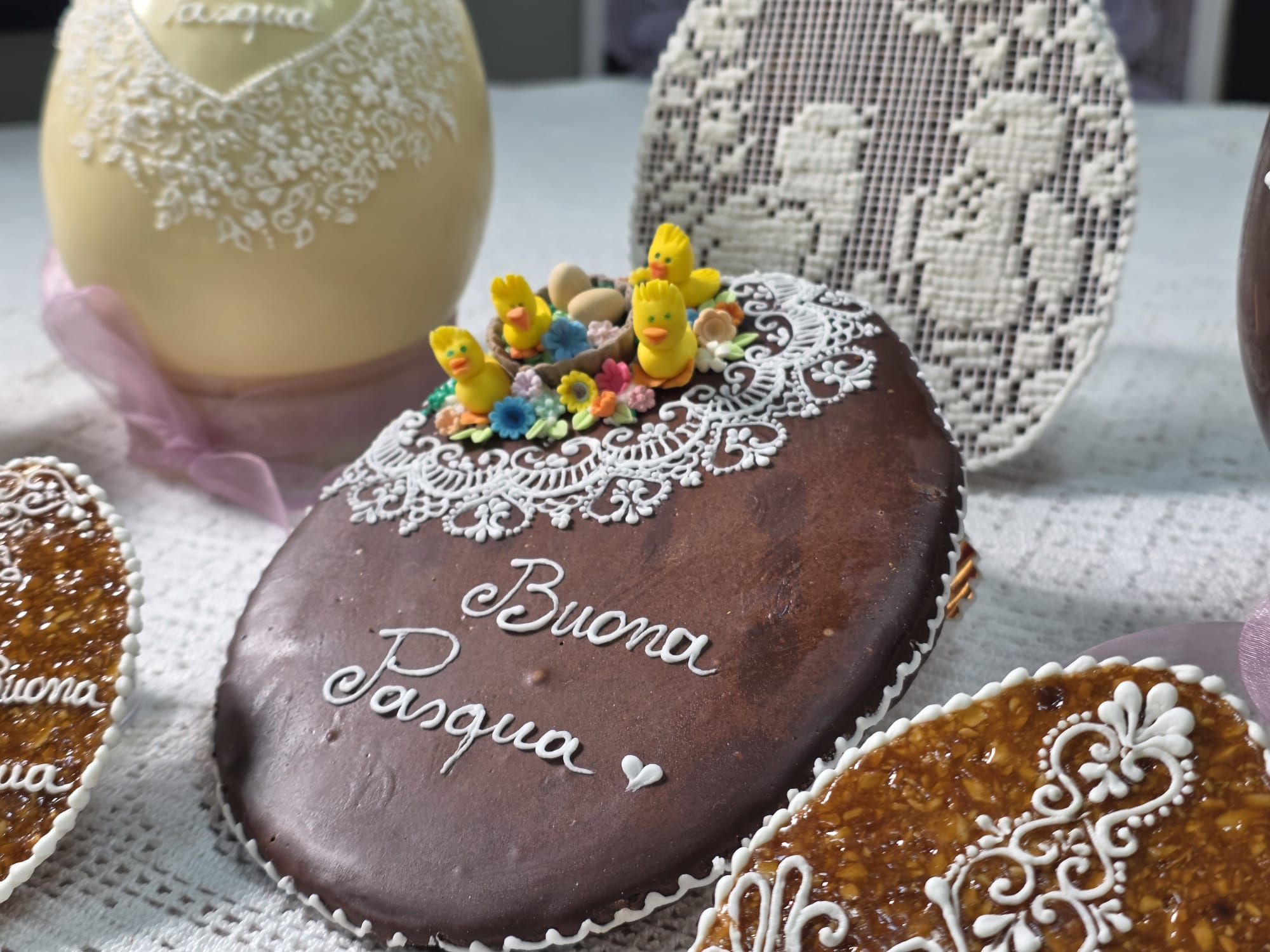 Rita Cardia con le sue creazioni pasquali