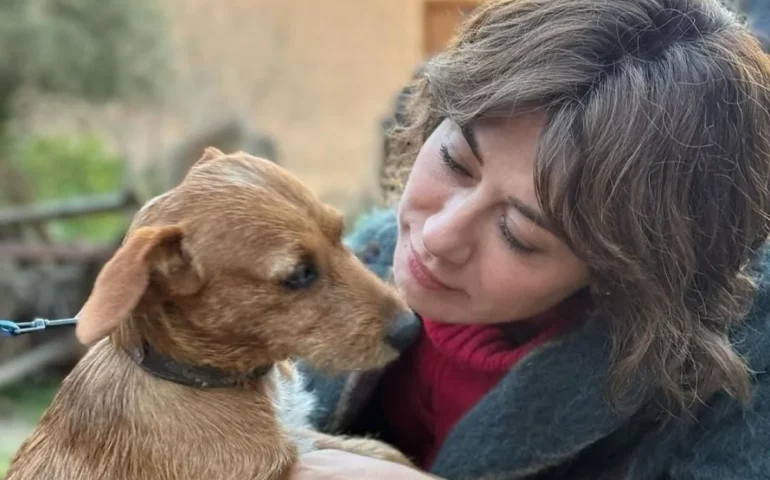 virginia raffaele col cane sardo