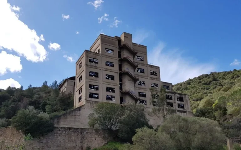 Un’enorme miniera fantasma in Sardegna: dove ci troviamo esattamente?