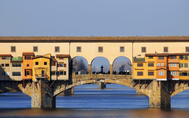 Ponte Vecchio è l’unico ponte di Firenze che non è stato distrutto dai Nazisti