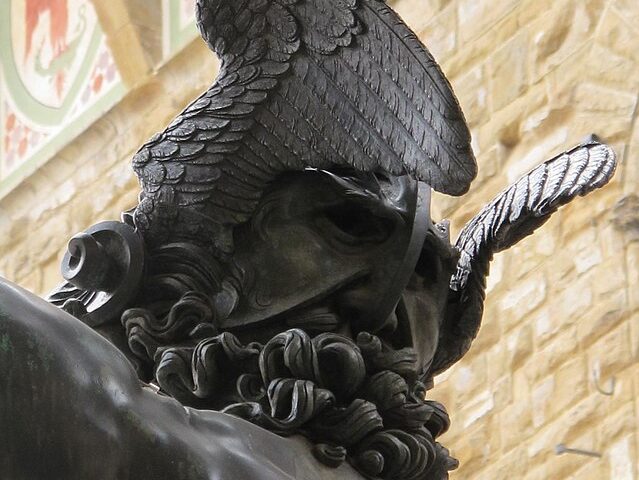 Piazza della Signoria, l’autoritratto segreto di Benvenuto Cellini sulla statua del Perseo